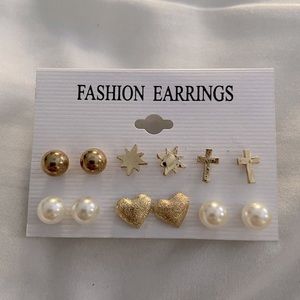 6 pair of stud earrings